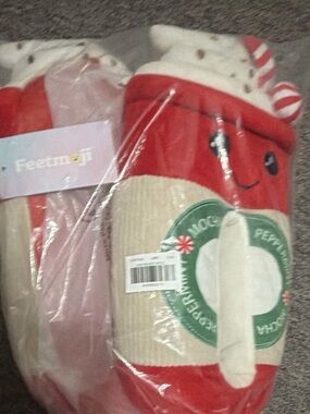 Red & Cream Novelty Holiday Slippers